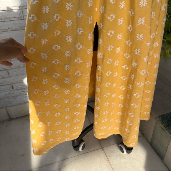 SOLD ❌ NWOT Yellow Plunge Halter Neck, Backless Dress with middle split - Picture 7 of 9